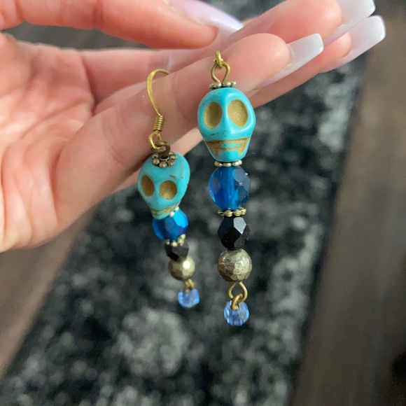 Turquoise skull earrings - Picture 2 of 2